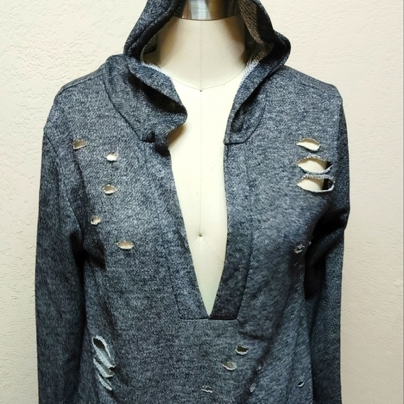 Fashionnova Cut out sweater - Picture 2 of 8